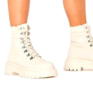 BILLINI FERRIA IN CREAM - CREAM SHEARLING NIB SZ 10